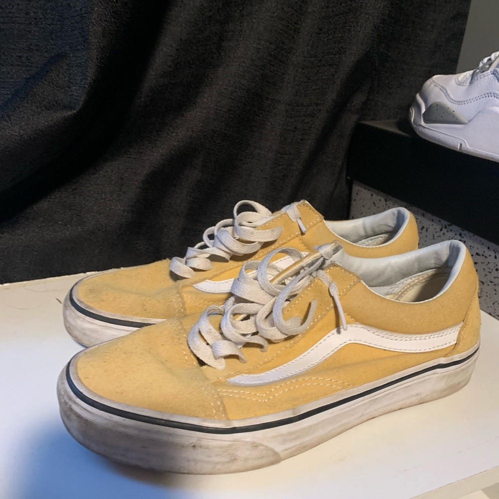 Vans - Picture 2 of 4